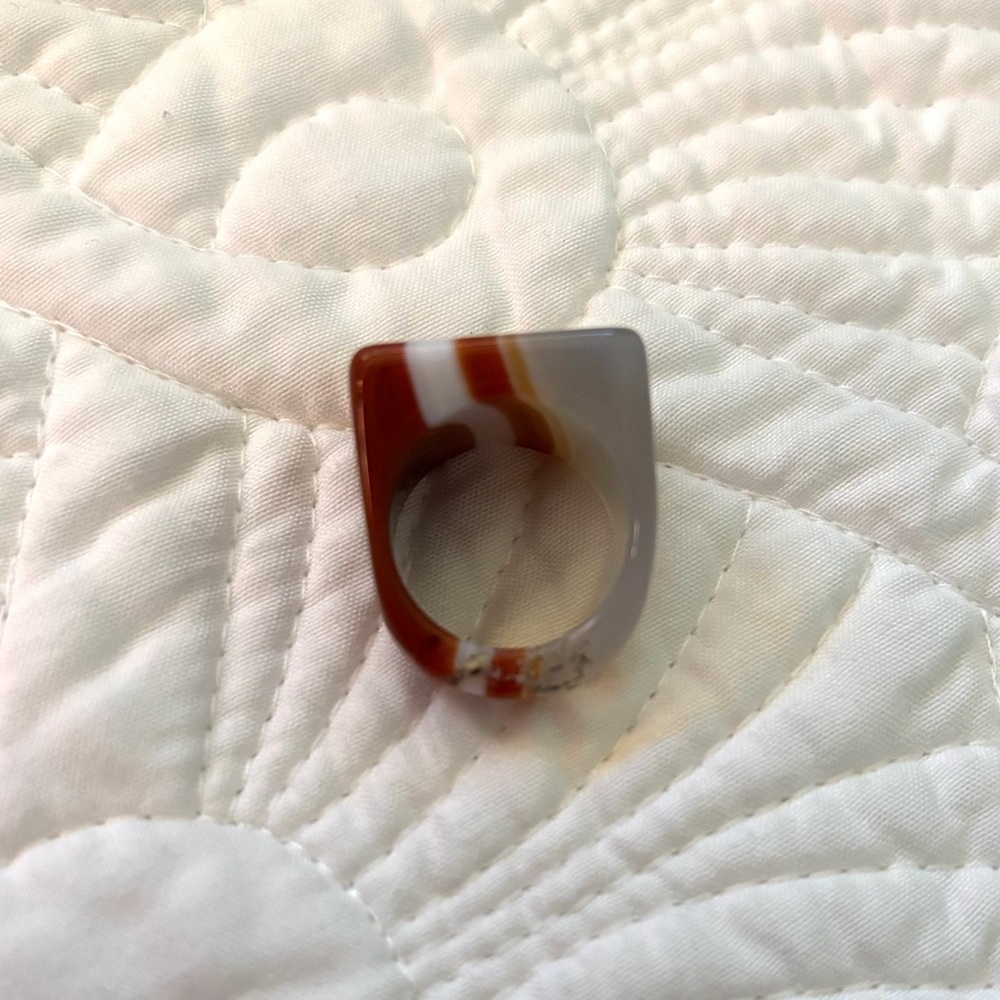 Vintage Solid Carved Agate Ring - image 6